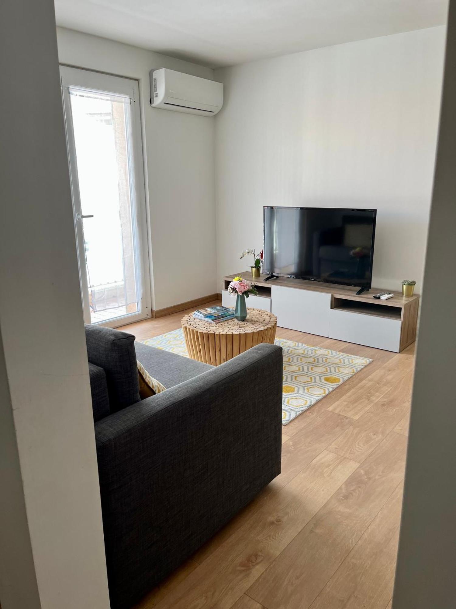 Perle Rare A 250M De La Plage ! Climatise Avec Parking, Balcon & Wifi Sainte-Maxime Exterior photo
